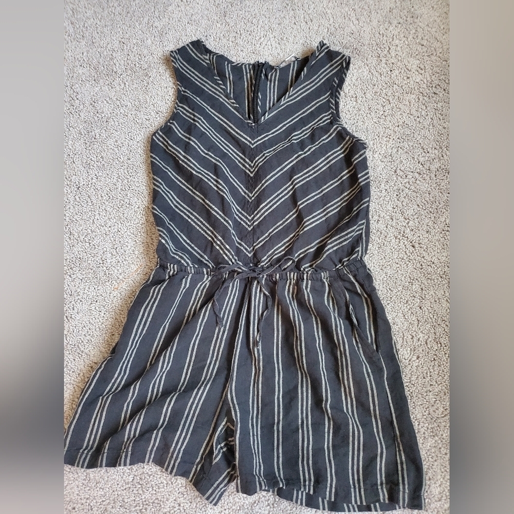 Amazon Essentials Vneck Linen Blend Striped Sleeveless Romper